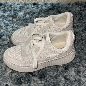 Universal Thread woven platform sneakers white size 7.5